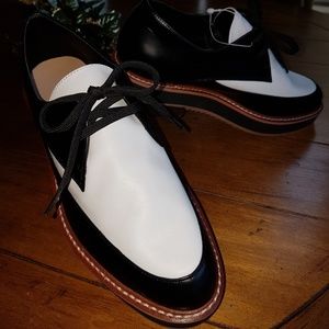 🔥SALE🔥Black/White Oxford Lace Up Shoes *NWT